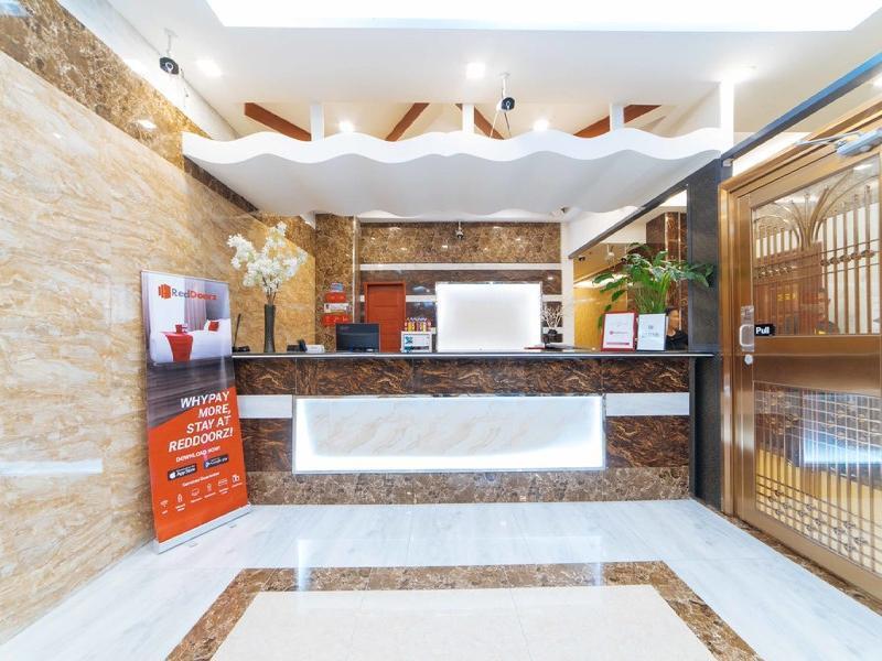 Reddoorz Plus At Winter Benitez Quezon City Exterior photo