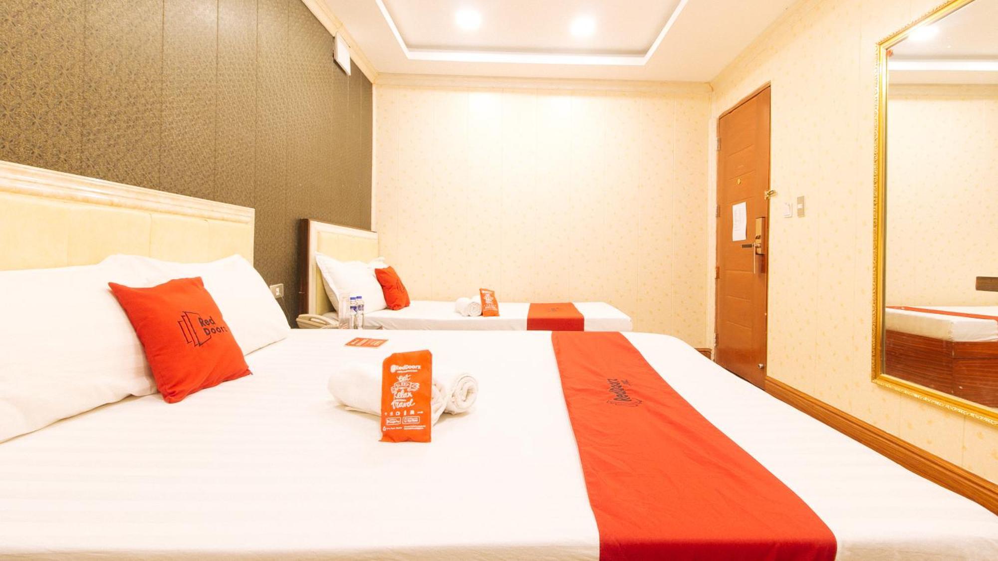 Reddoorz Plus At Winter Benitez Quezon City Exterior photo
