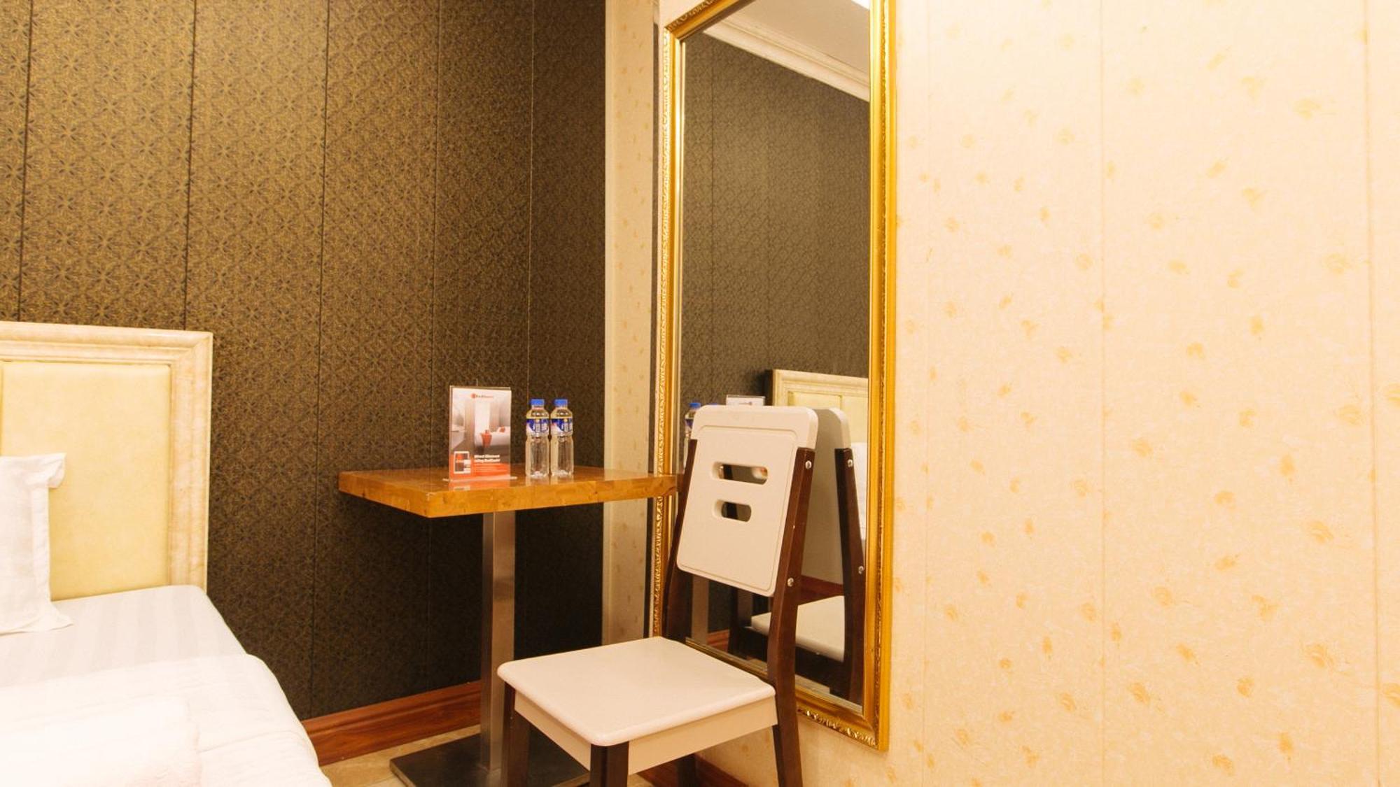 Reddoorz Plus At Winter Benitez Quezon City Exterior photo