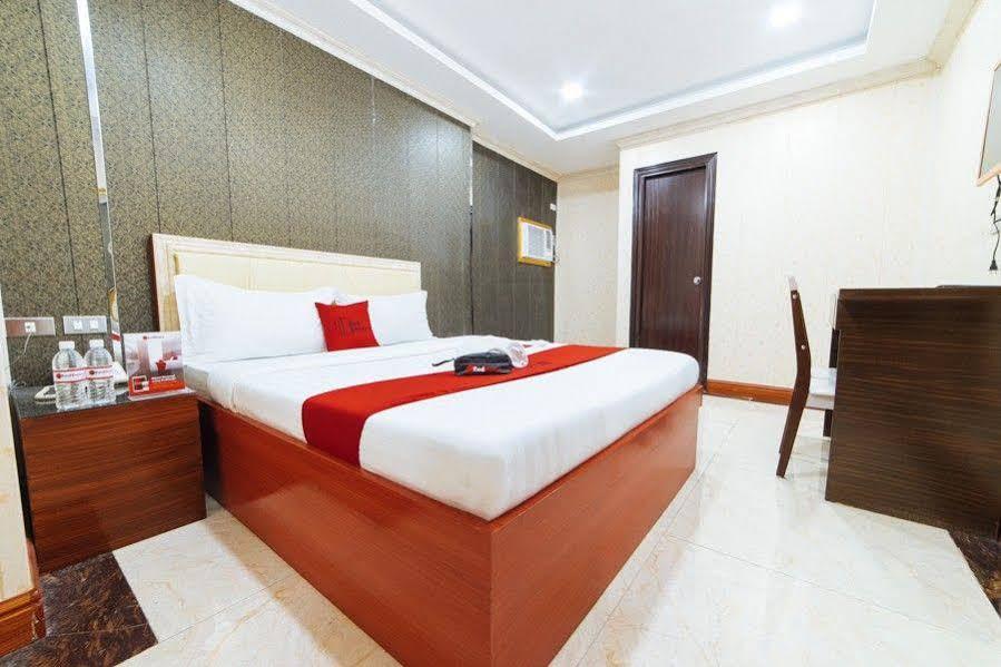 Reddoorz Plus At Winter Benitez Quezon City Exterior photo
